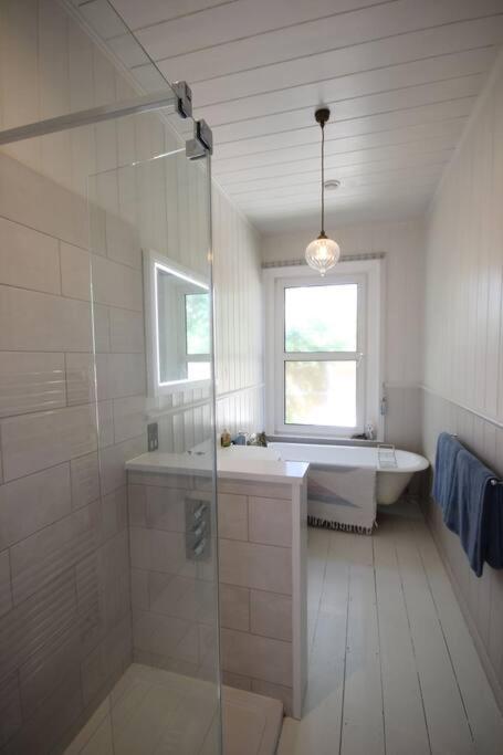 Downsview Villa Kingsdown  Dış mekan fotoğraf
